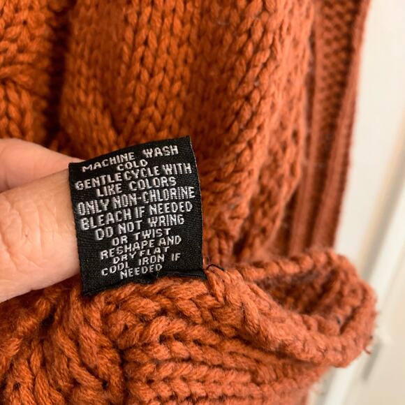 Moon & Madison Rust Cable Knit Turtleneck Sweater Size Medium - Picture 7 of 8